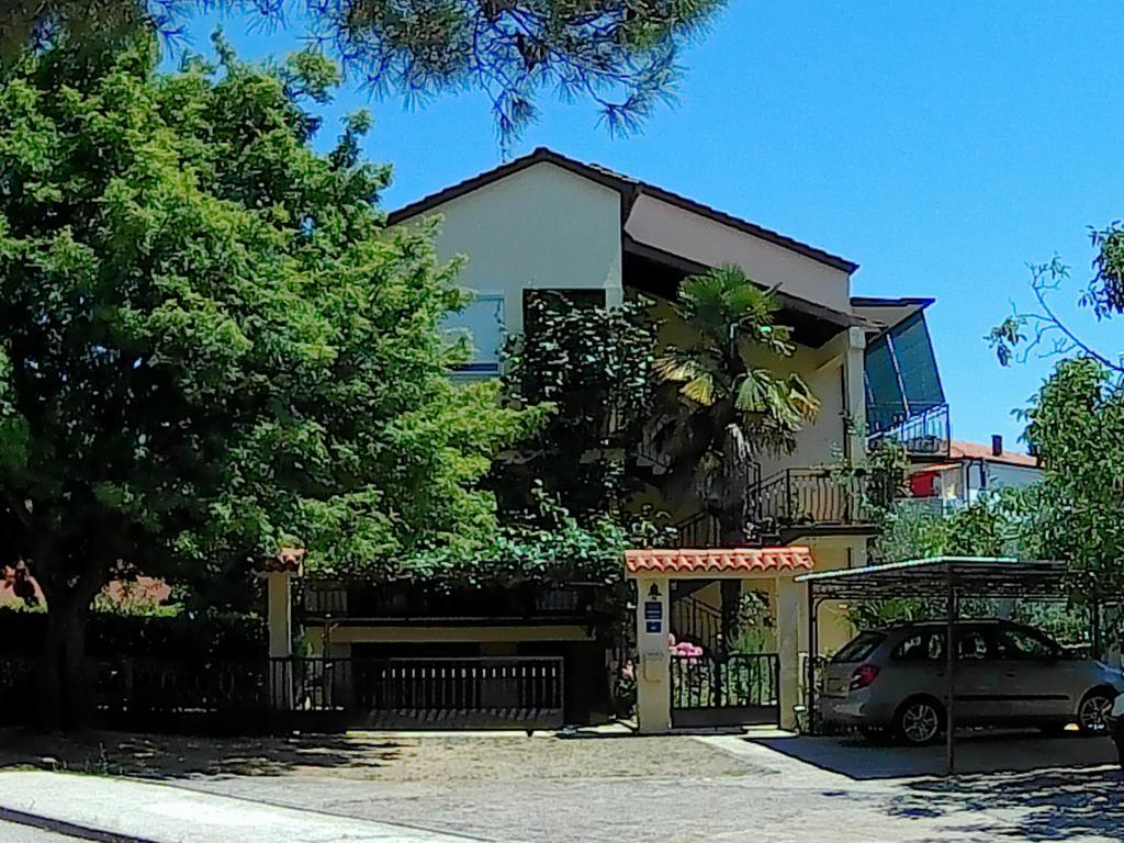 Lea Apartment Umag Exterior foto